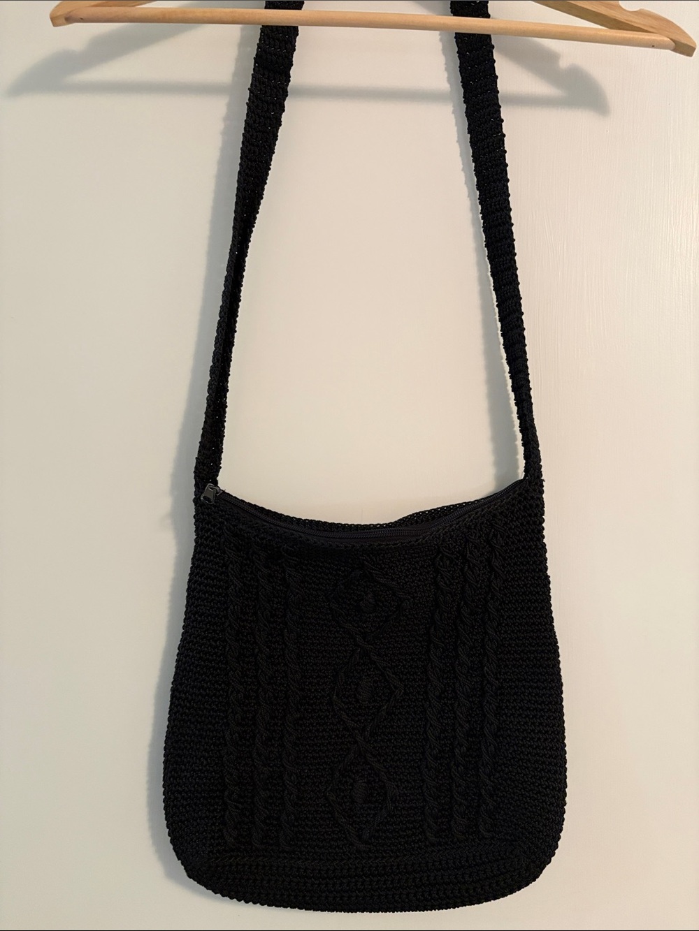 👜 Black Knit Crossbody Bag